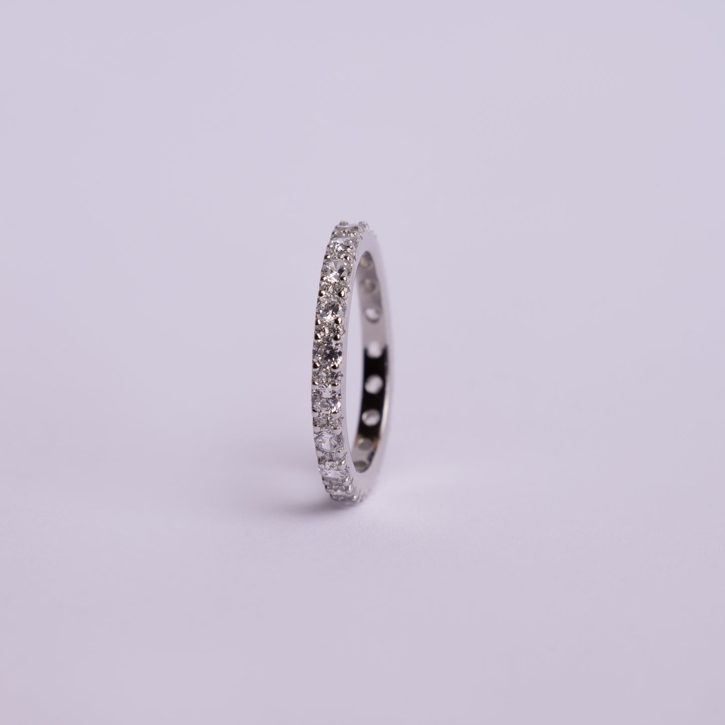 Anillo Churumbela Plata .925 con baño de Rodio con Zirconias.
